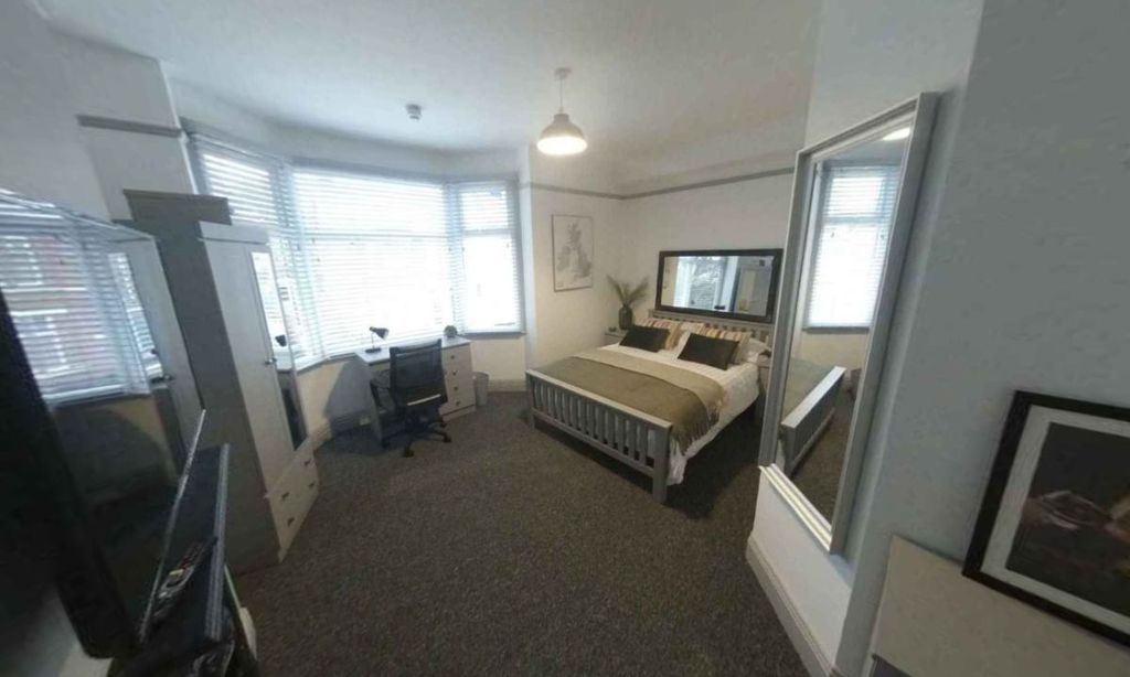 Property photo 3 of 24