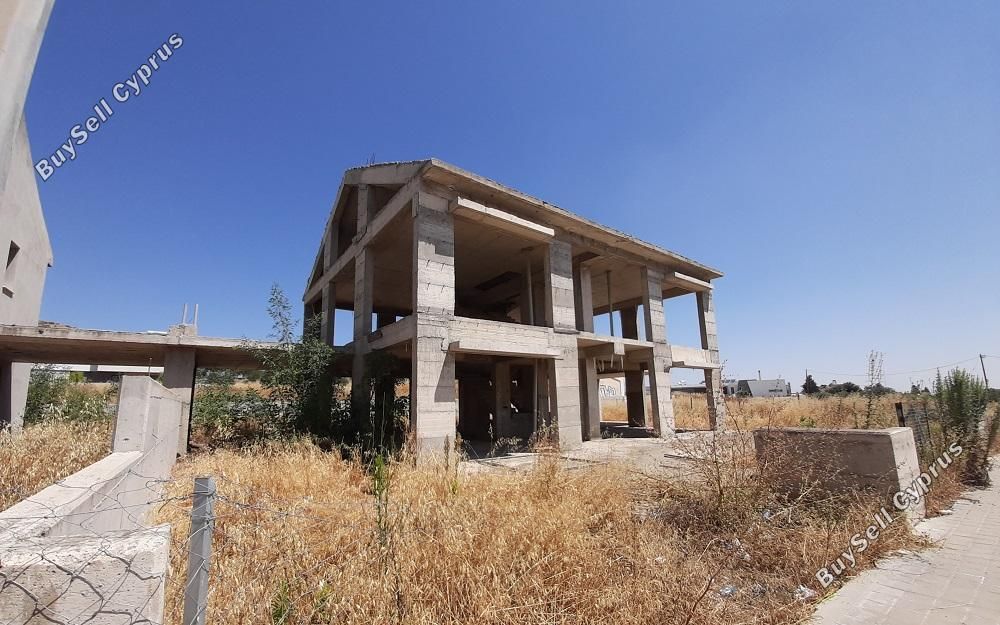 Property photo 2 of 8