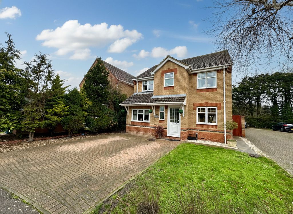 Property photo 1 of 21 Front