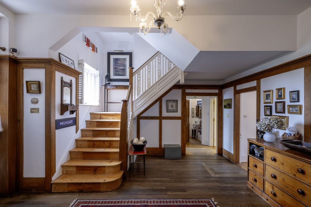 Property photo 3 of 22