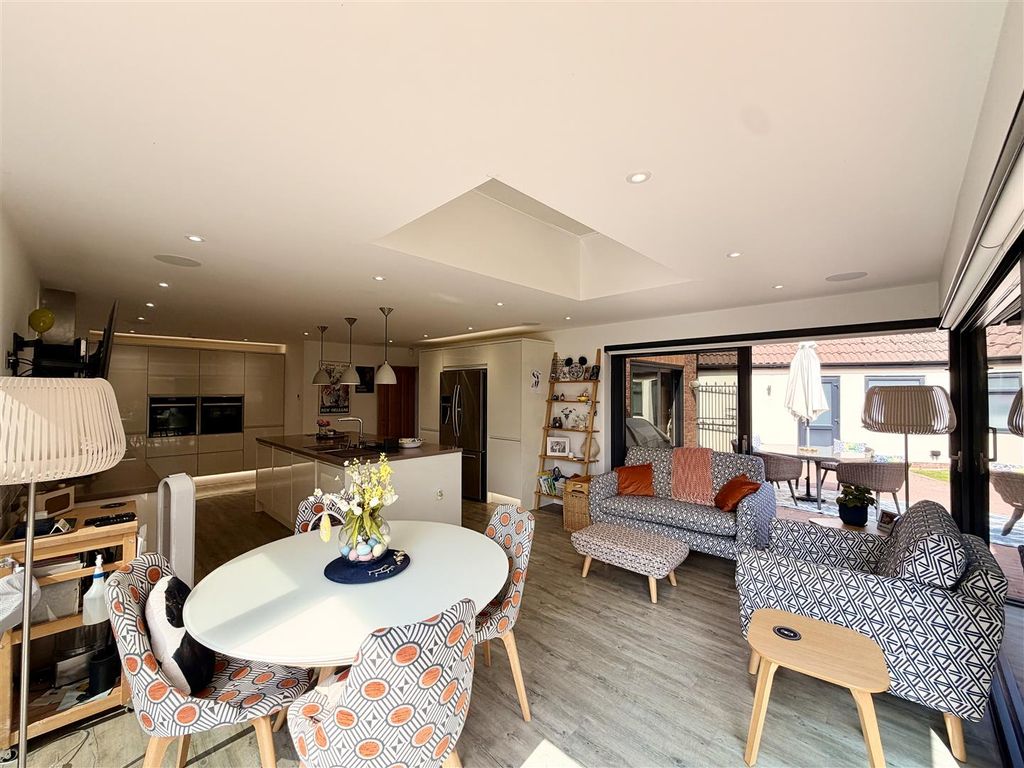 Property photo 3 of 37 3