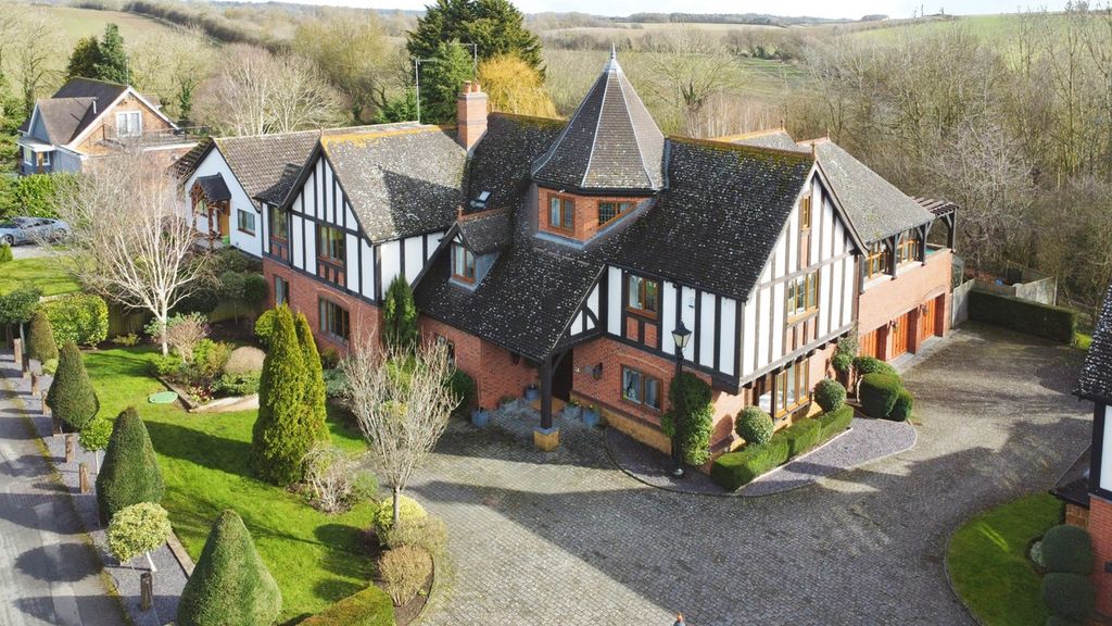 Property photo 1 of 33