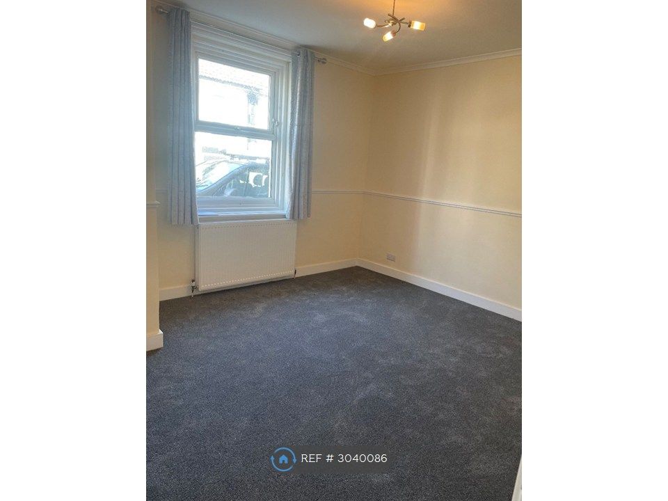 Property photo 3 of 15 Front Room