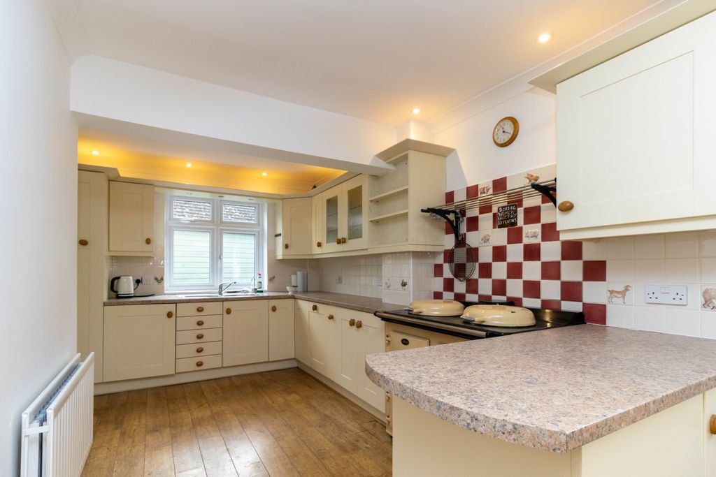 Property photo 2 of 23