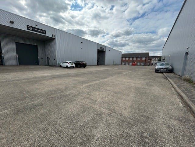 Property photo 2 of 7 V6 Vector Park