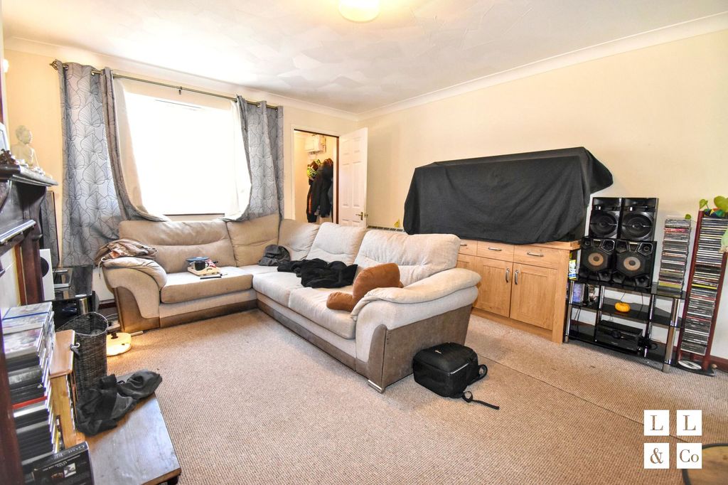 Property photo 3 of 13