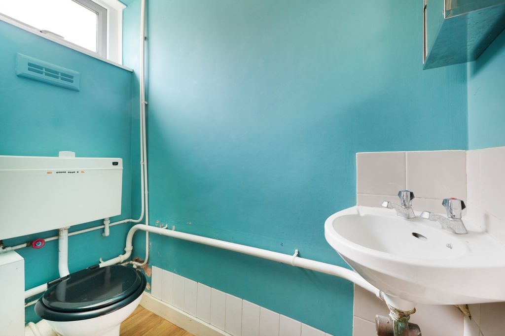 Property photo 3 of 12