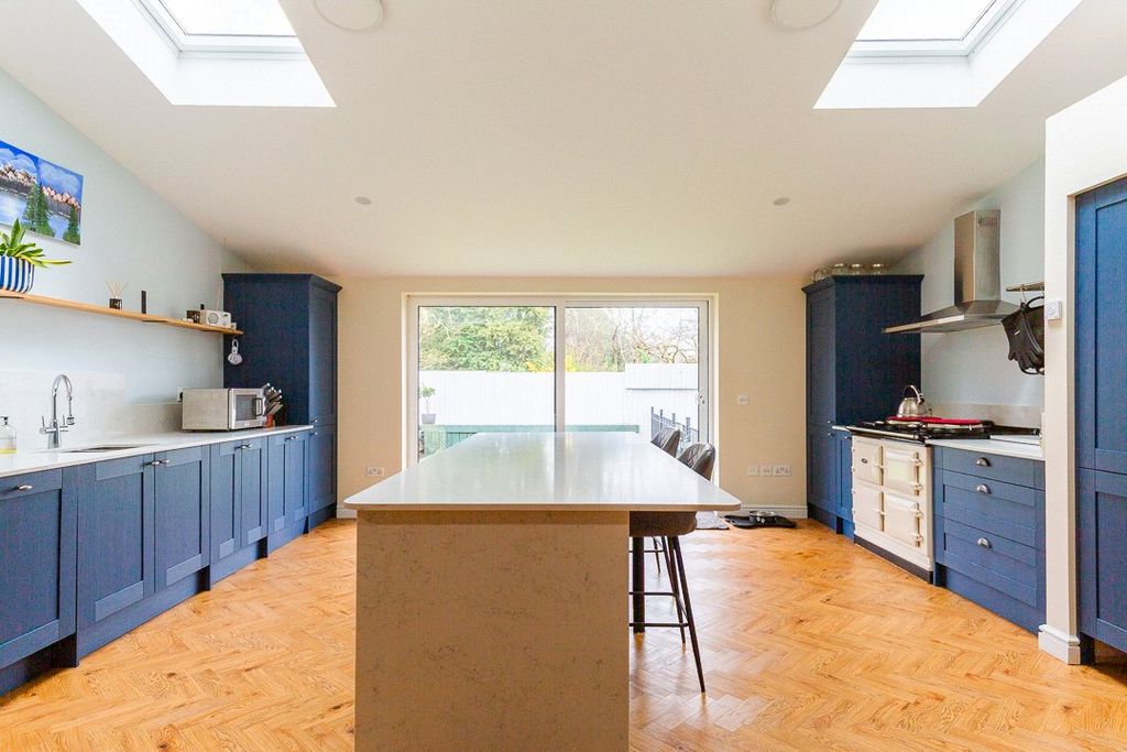 Property photo 2 of 21 Picture No. 14