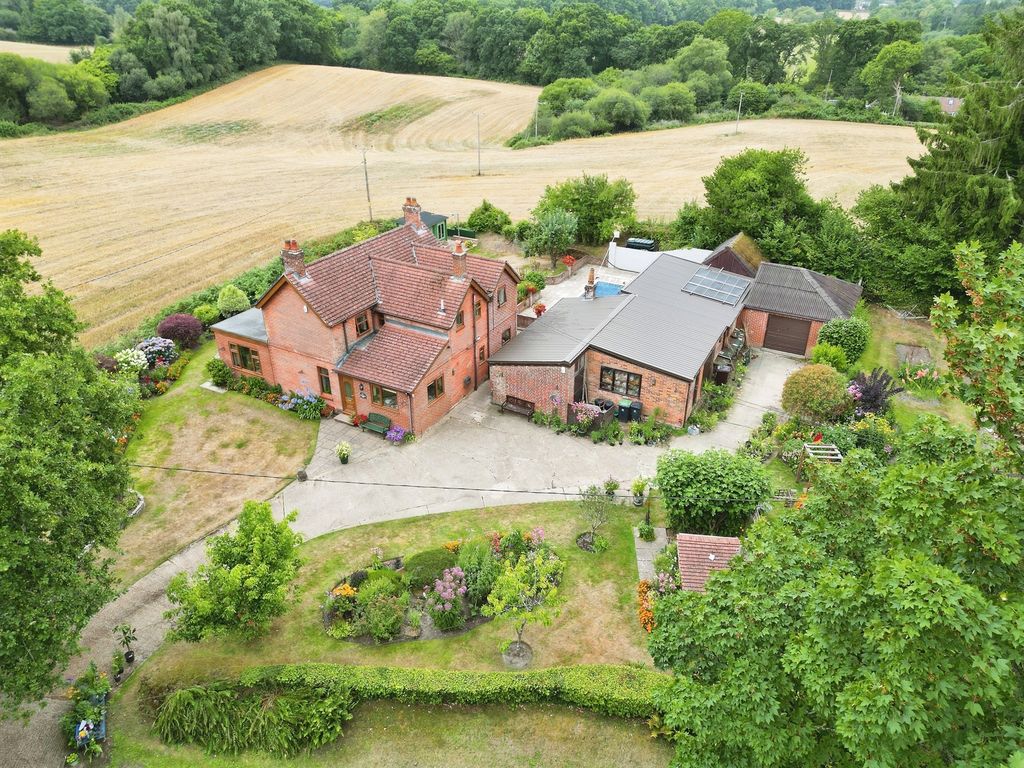 Property photo 2 of 34