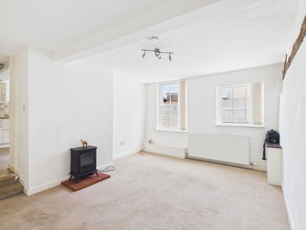Property photo 3 of 14 Cam01791G0-Pr0235-Still006