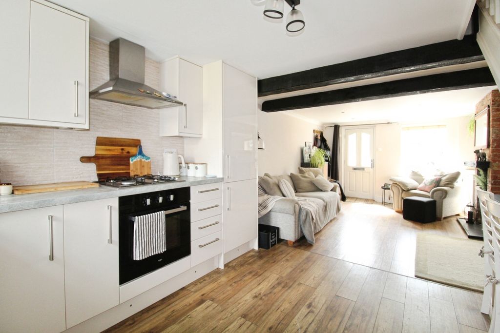 Property photo 3 of 28 Pbox-Kitchen-314225.Jpg