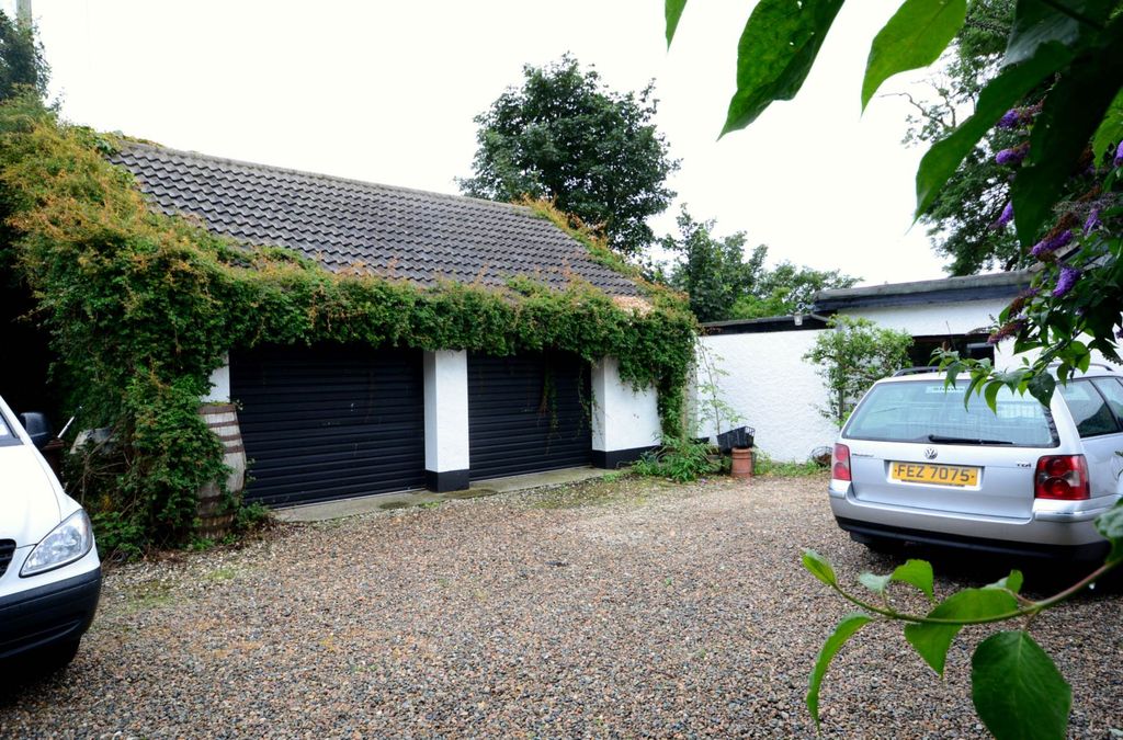 Property photo 3 of 3