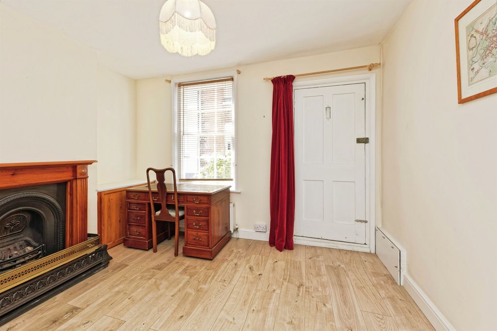 Property photo 3 of 17