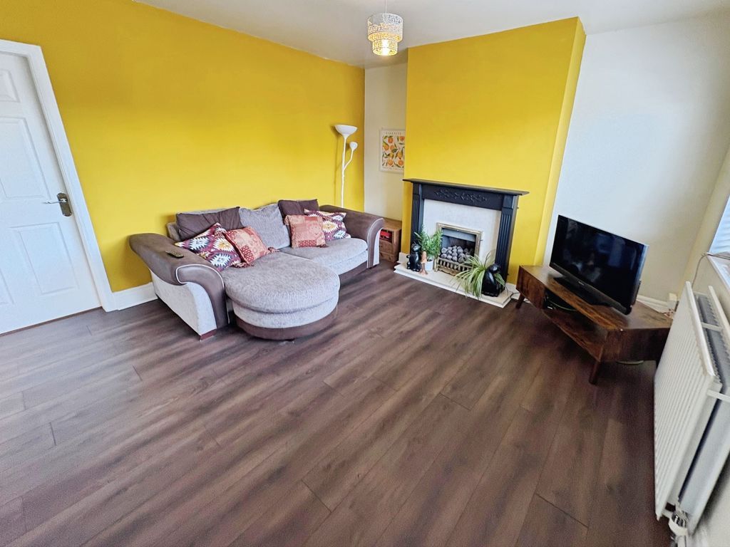 Property photo 3 of 13 Photo 4