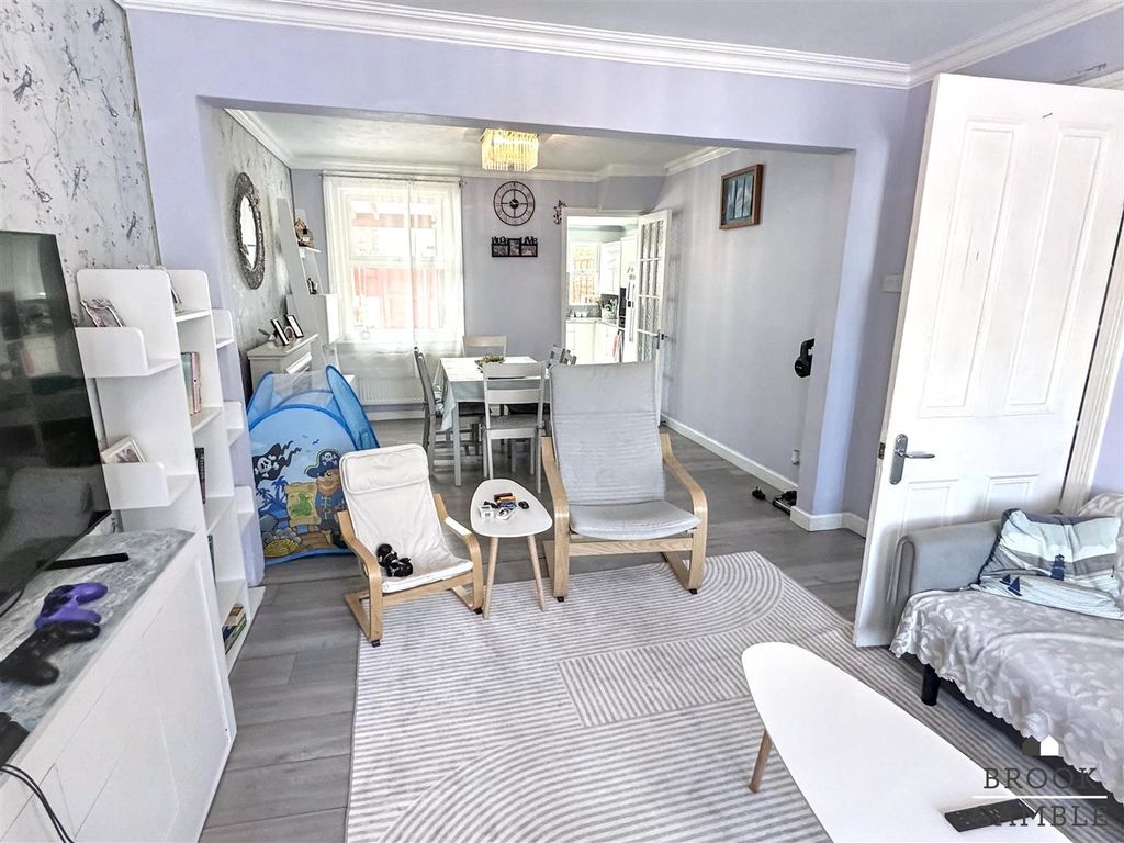 Property photo 2 of 18 01323 438506