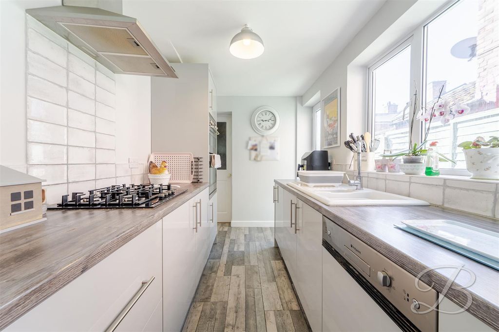 Property photo 3 of 39 Ccltd-12.Jpg