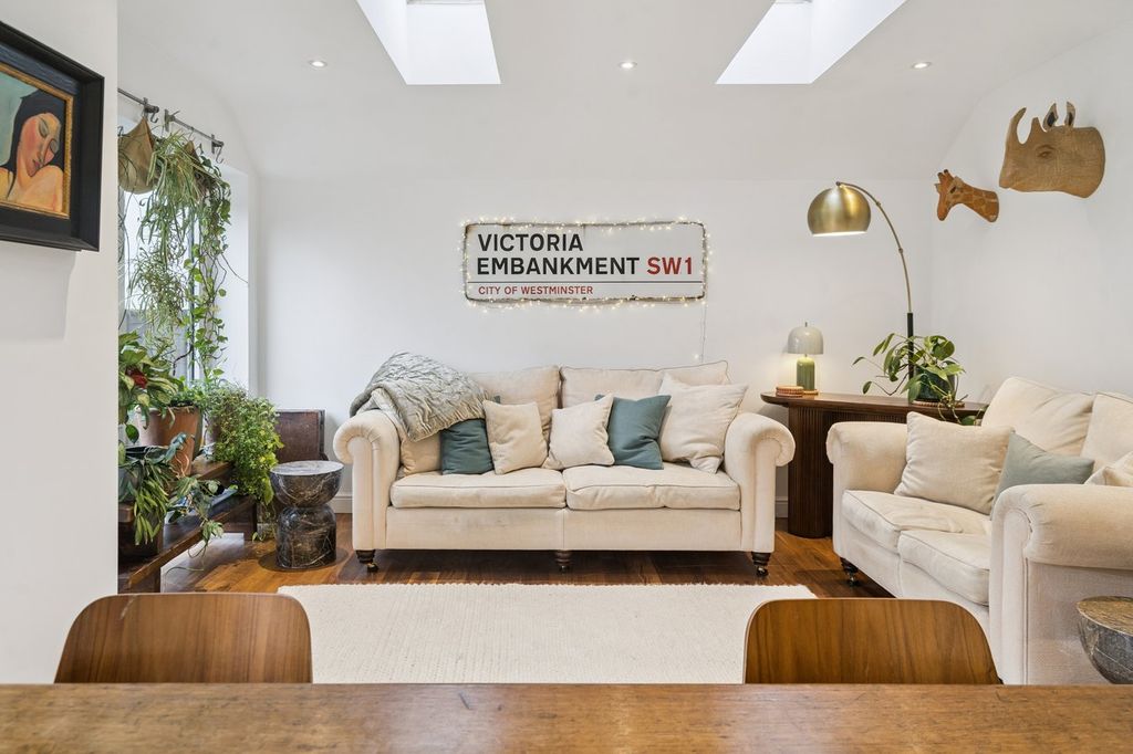 Property photo 3 of 26