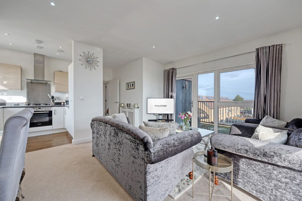 Property photo 2 of 27 3941825