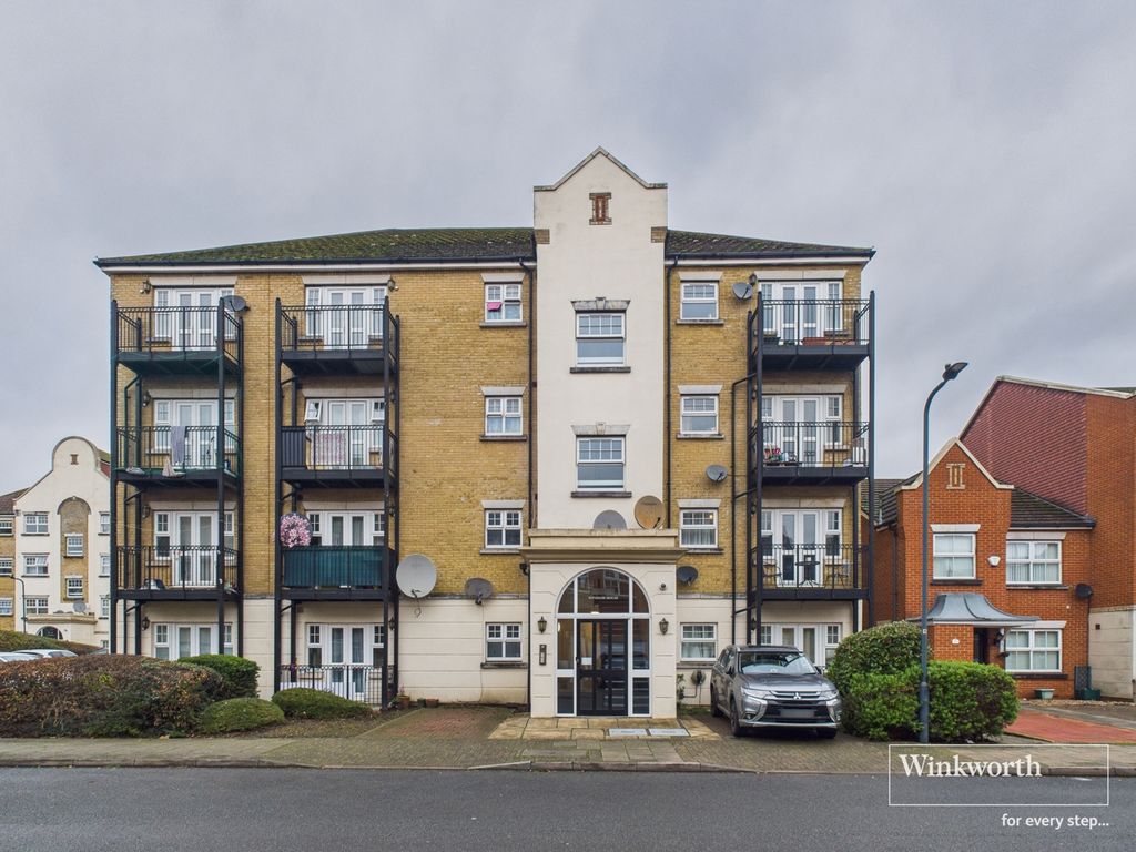 Property photo 1 of 8 External