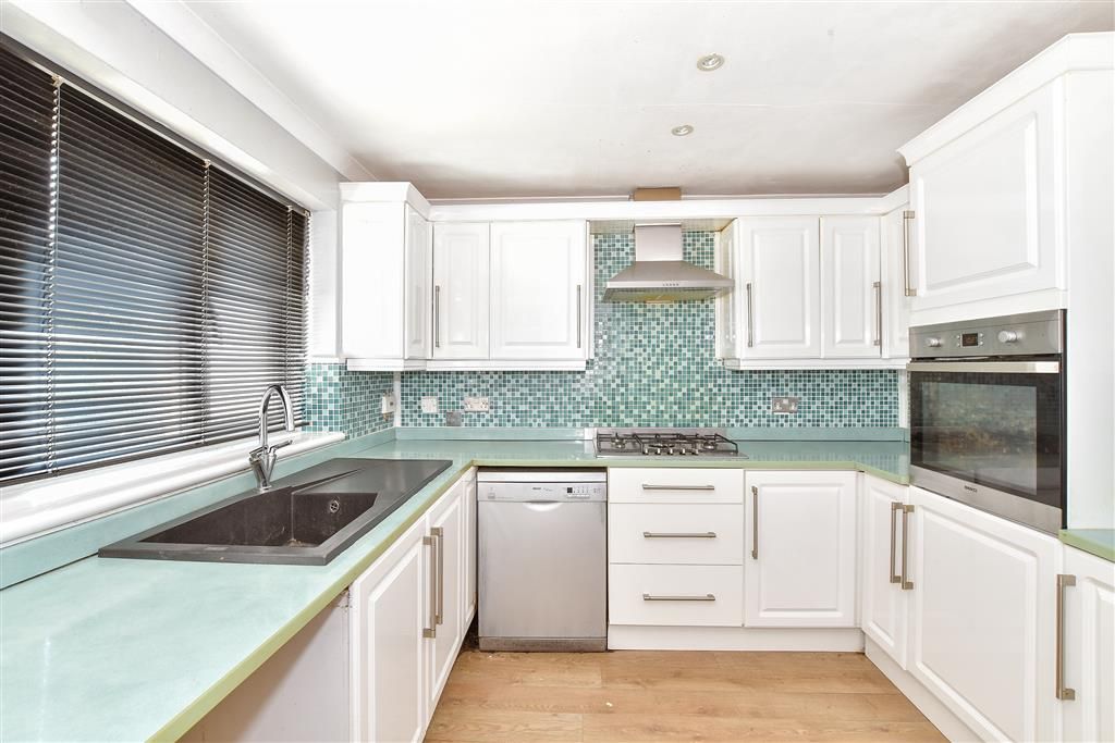 Property photo 3 of 15 Kitchen