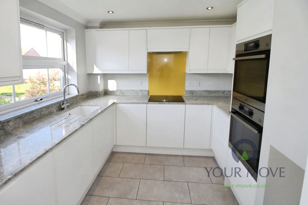 Property photo 1 of 16 Kitchen