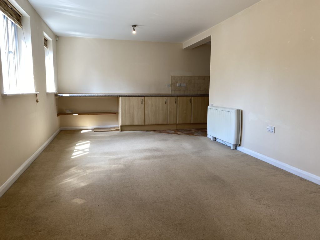 Property photo 3 of 11 Image 2