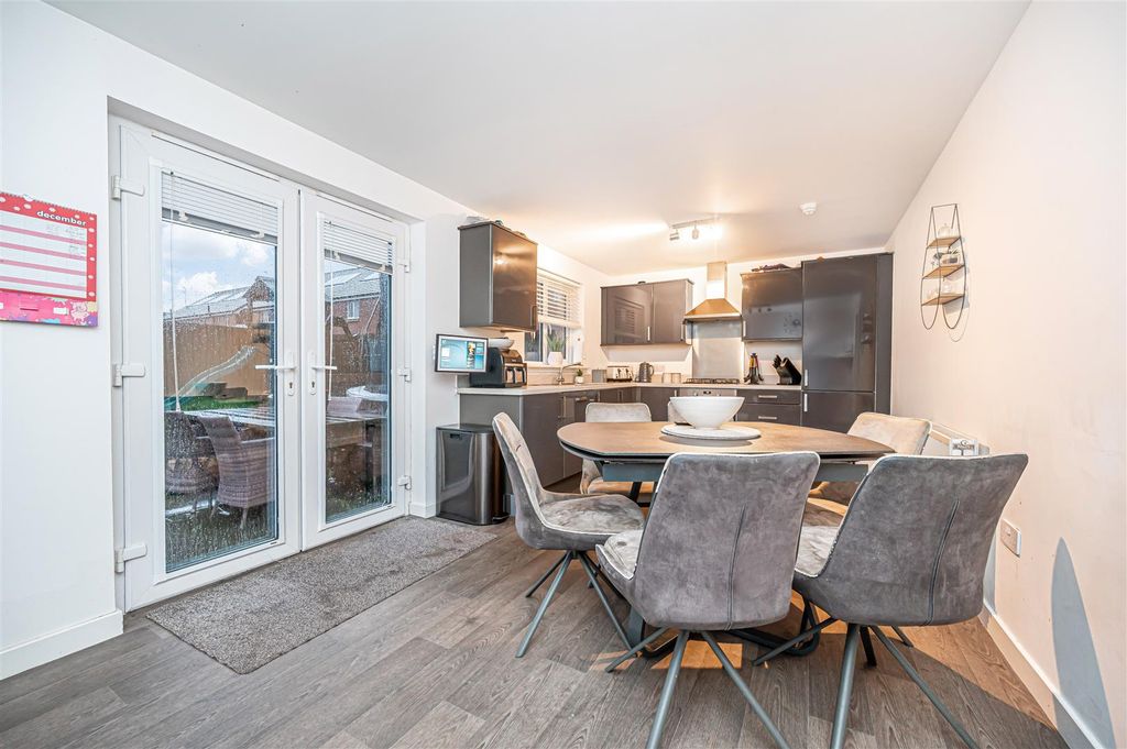 Property photo 3 of 21 Untitled (5 Of 1).Jpg