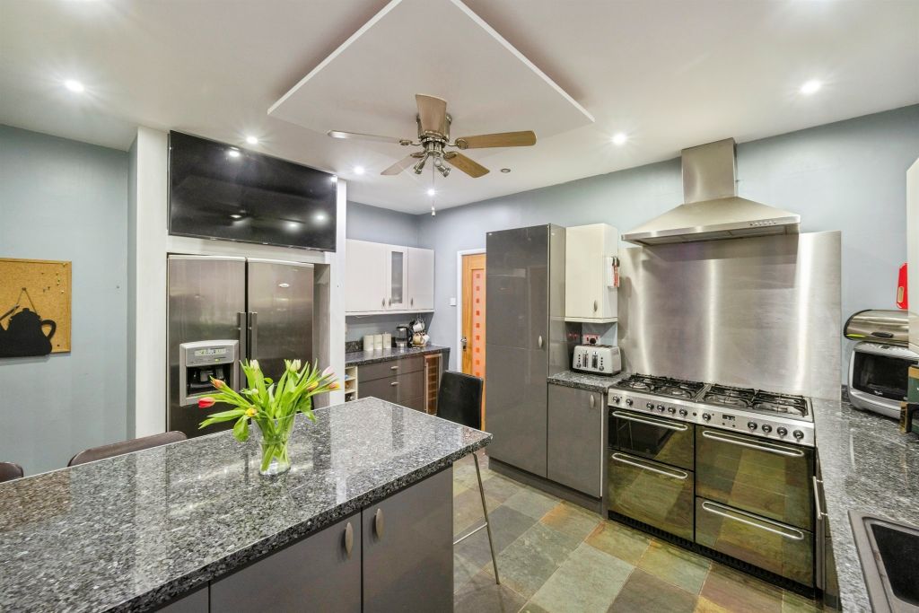 Additional image 4 of 5 bed detached house for saleMelton Road, Sprotbrough, Doncaster DN5