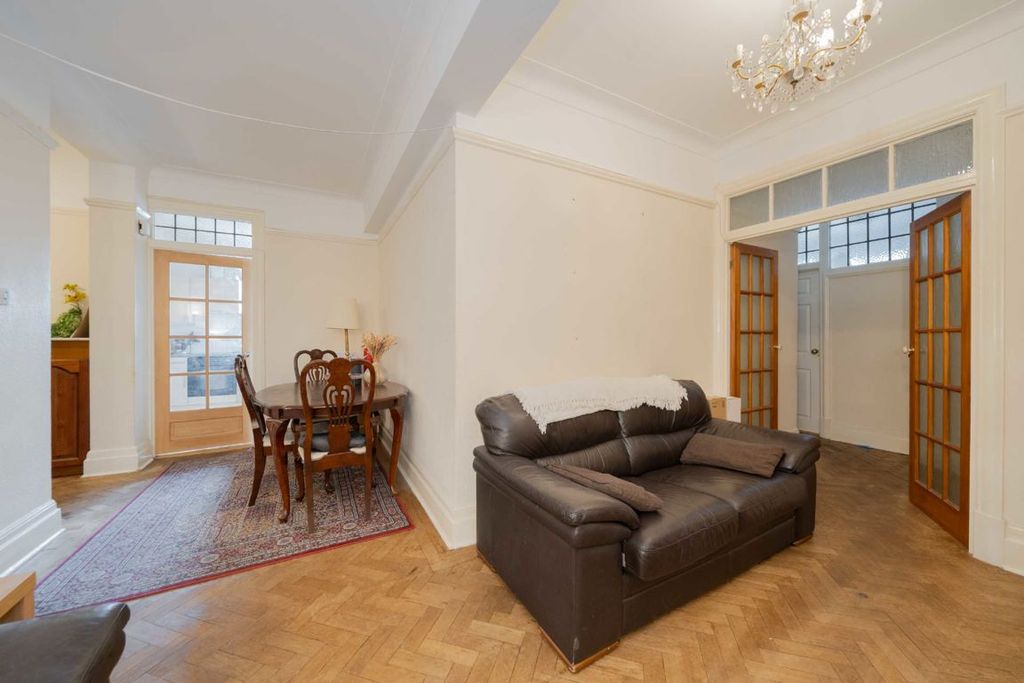 Property photo 3 of 5