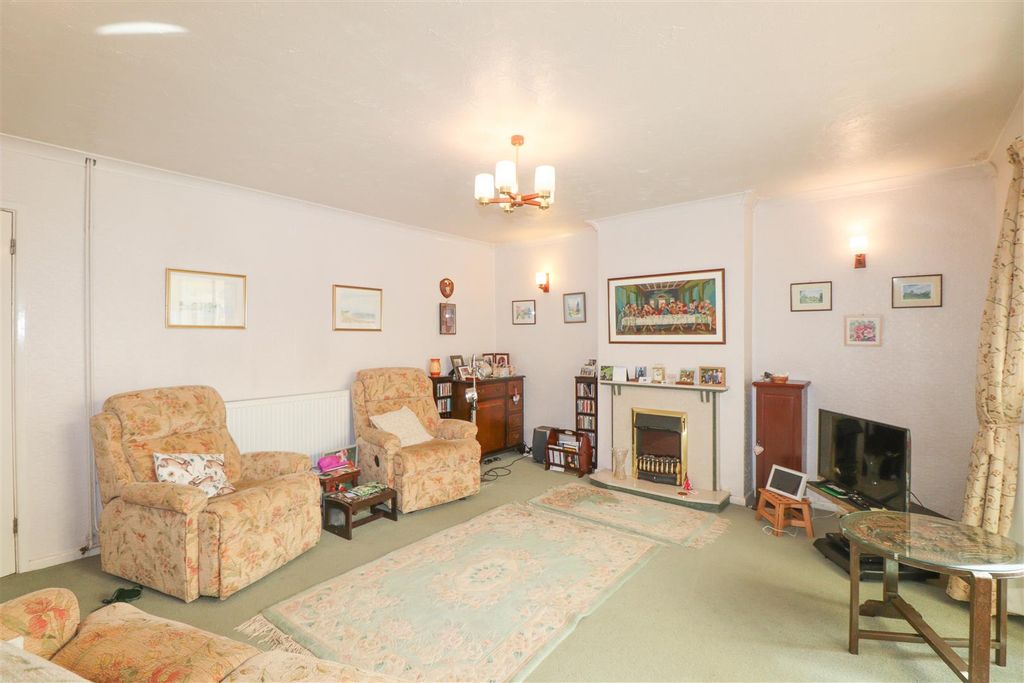 Property photo 3 of 14 Living Room