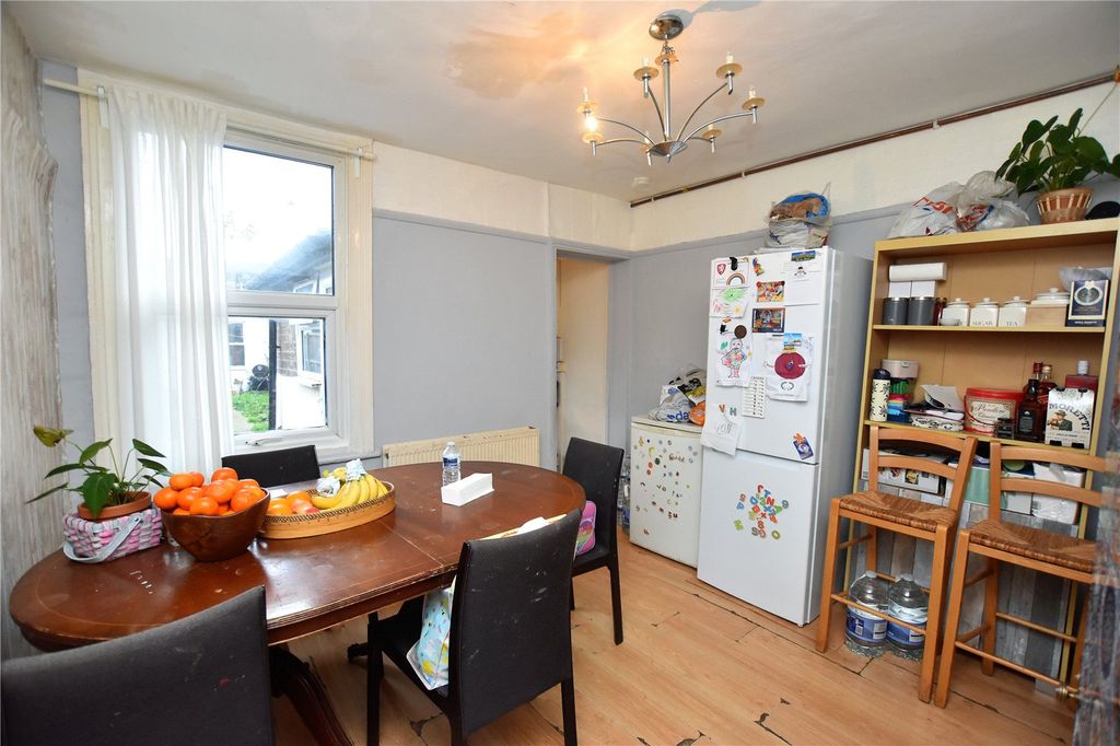 Property photo 3 of 15 Picture No. 12