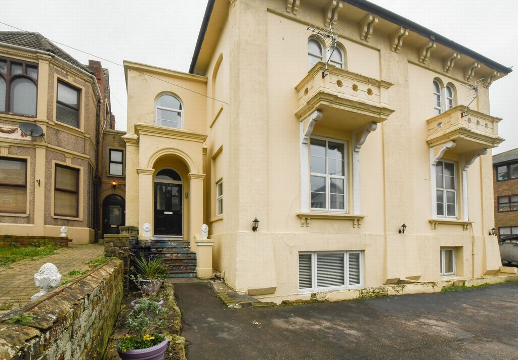 Property photo 2 of 25 Photo 3