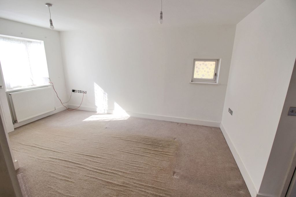 Property photo 3 of 13 Lounge 1