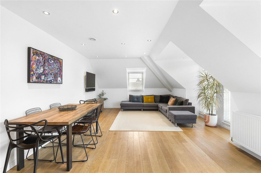 Property photo 2 of 27 Living Room