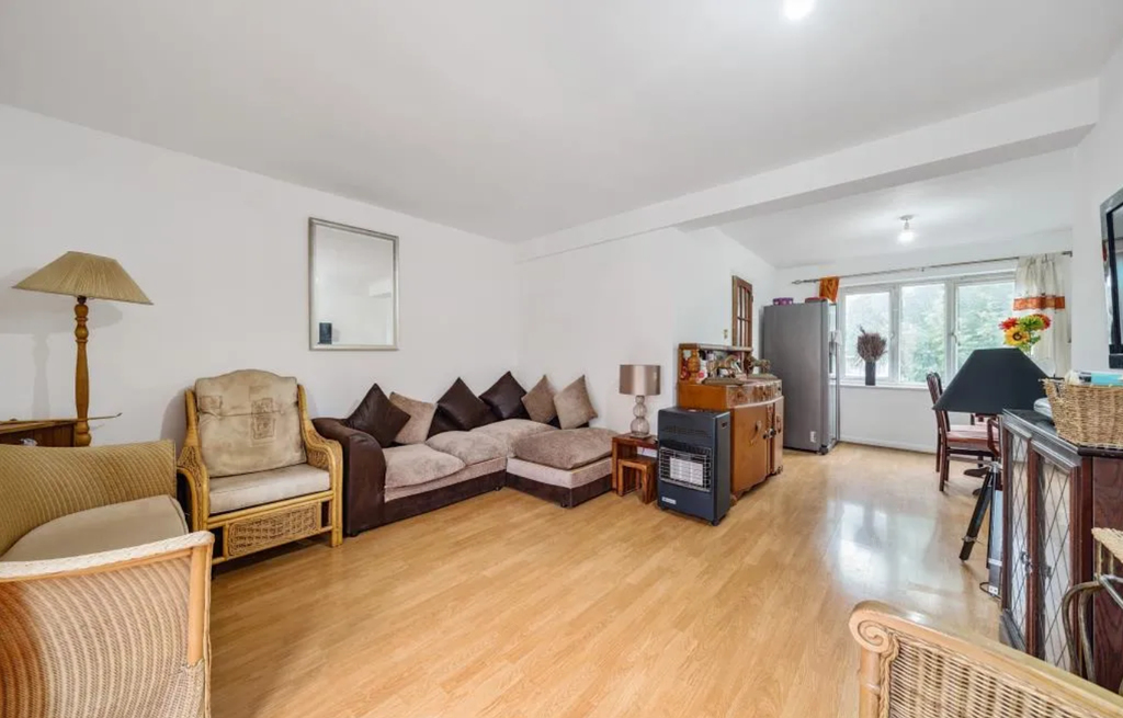 Property photo 3 of 13