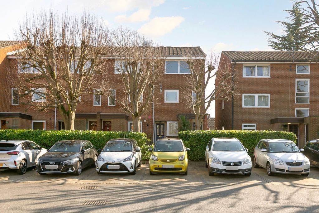 Property photo 1 of 12 External