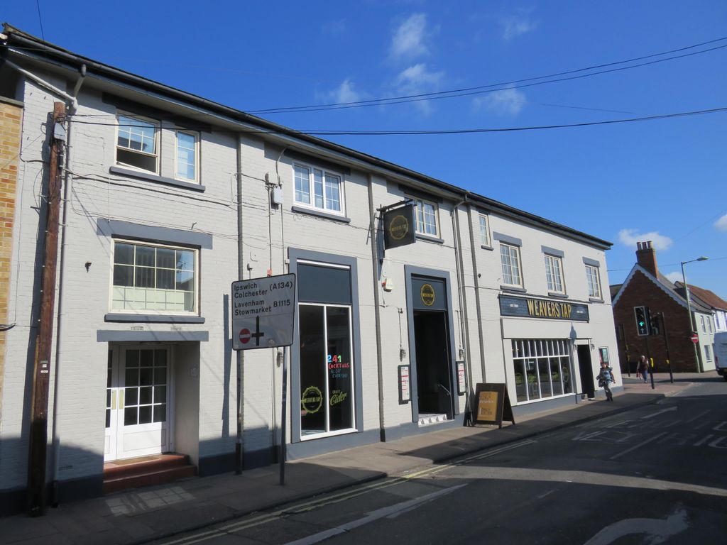 Property photo 1 of 6 Bedroom