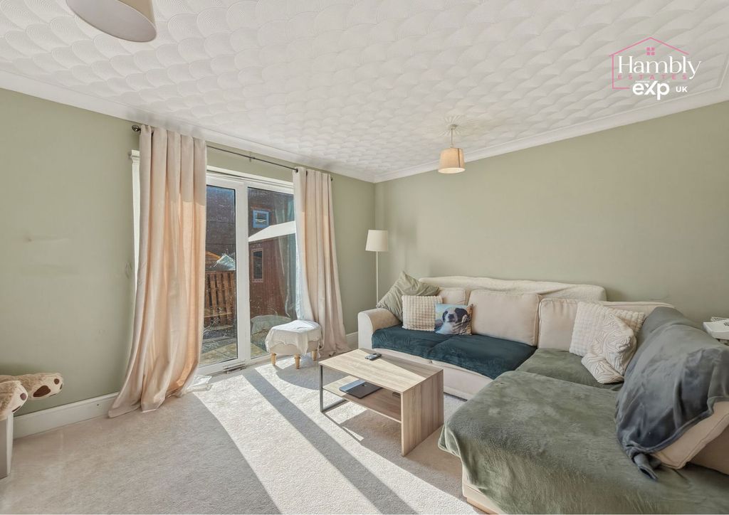 Property photo 3 of 17