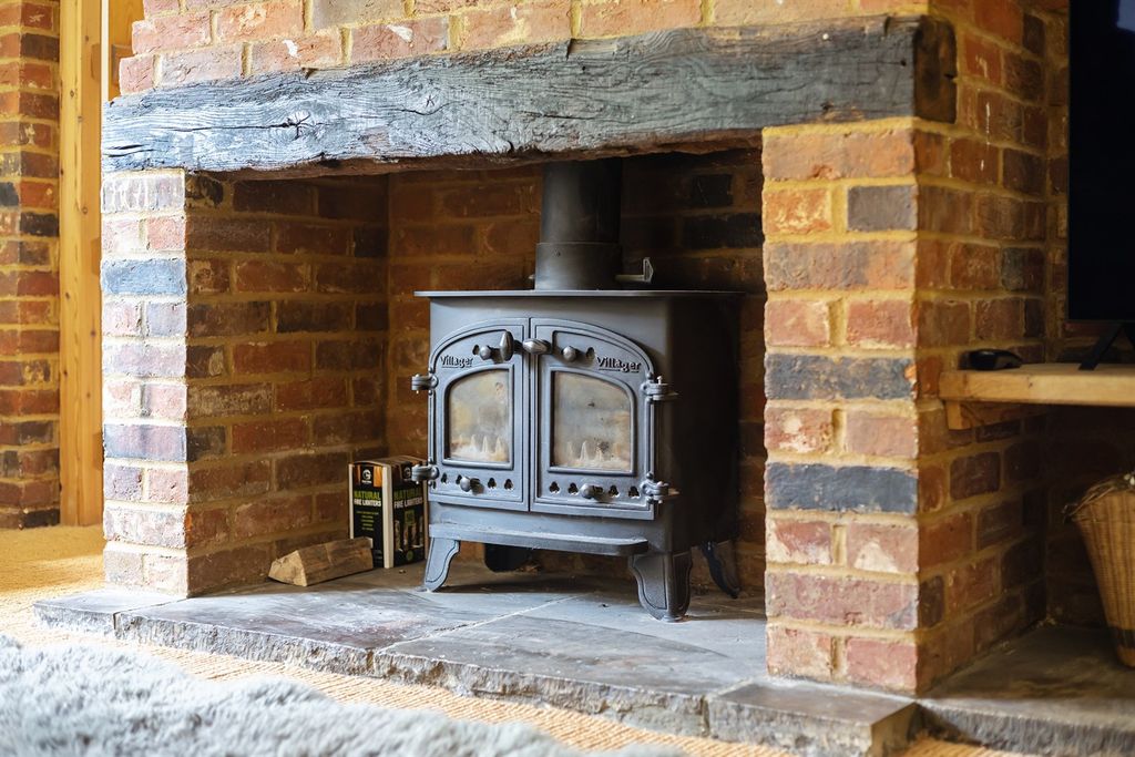 Property photo 3 of 19 (Thumbnail)