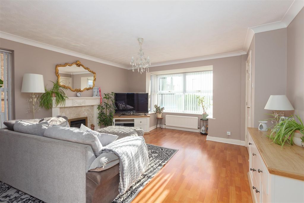 Property photo 2 of 26