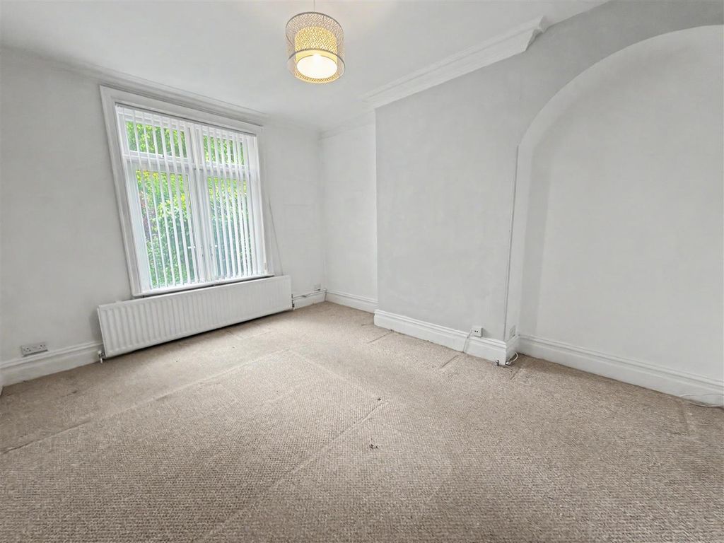Property photo 3 of 13 Bedroom 2