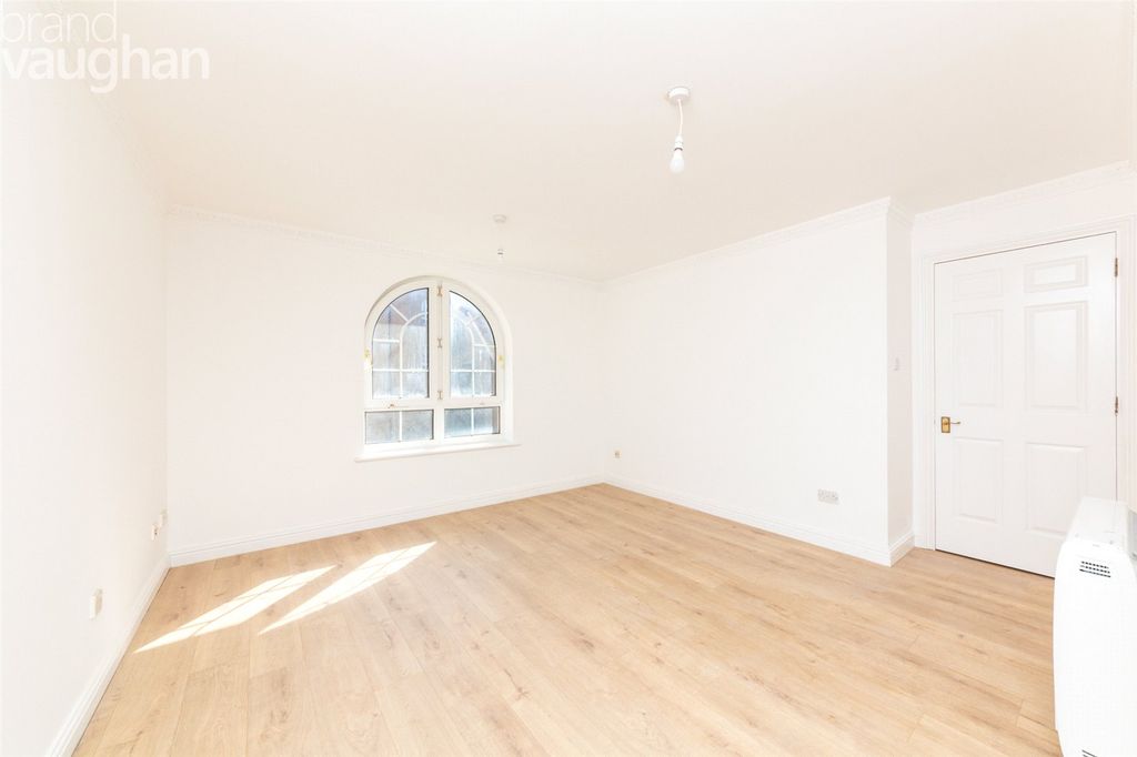 Property photo 2 of 6 Picture No. 07