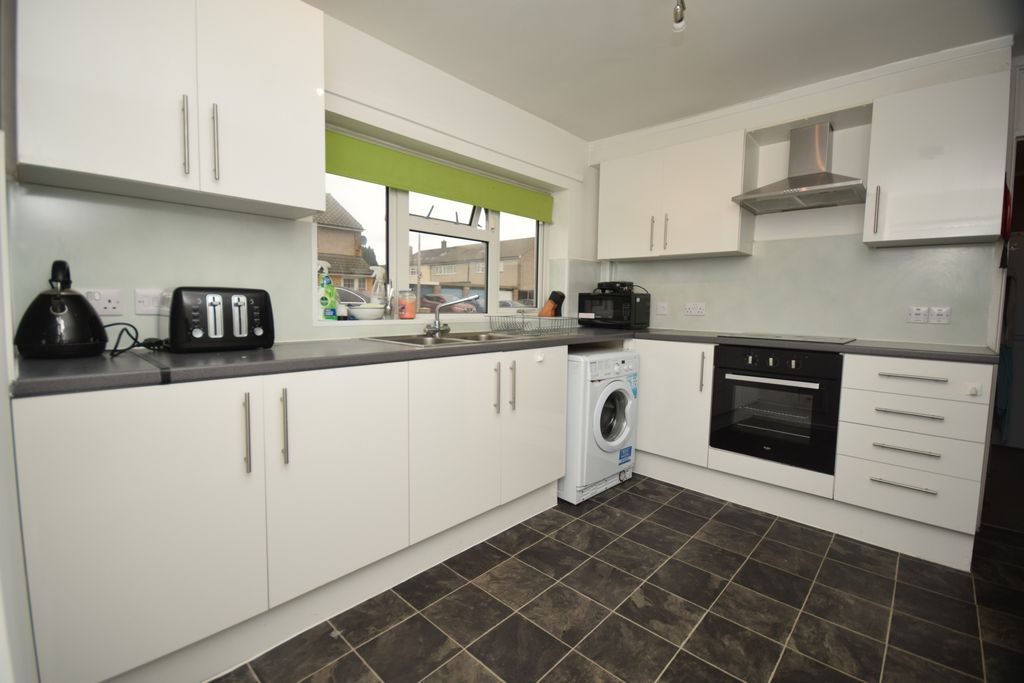 Property photo 2 of 23 Kitchen