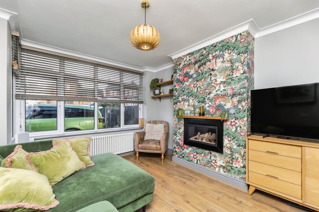 Property photo 2 of 16