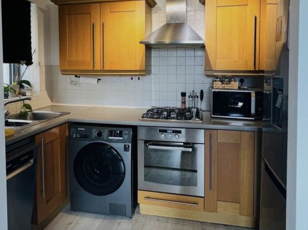 Property photo 3 of 6