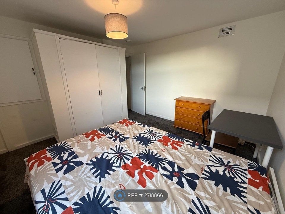 Property photo 3 of 12 Bedroom 2