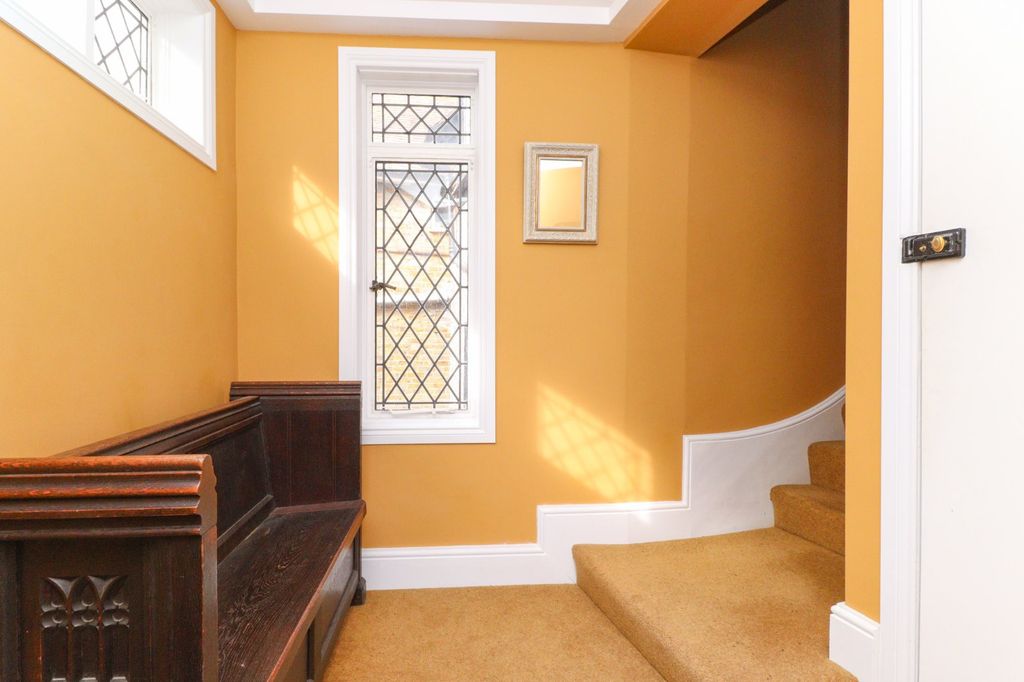 Property photo 3 of 17 Picture 3