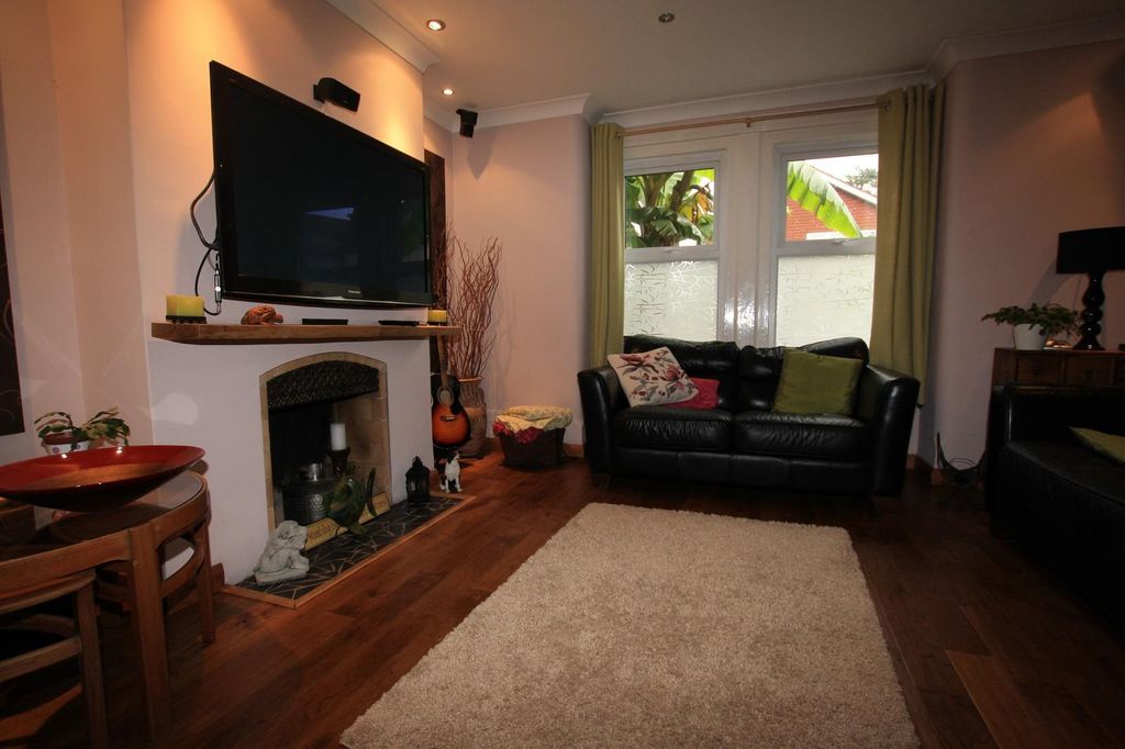 Property photo 2 of 7 Living Room