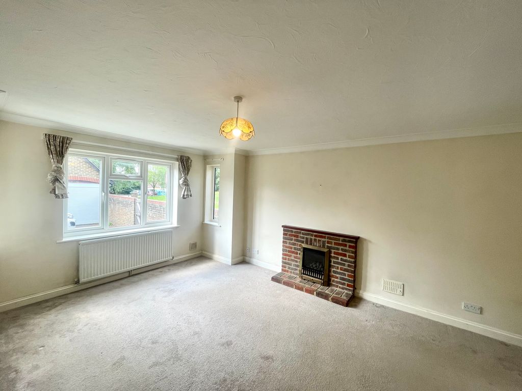 Property photo 3 of 11 727E4331-A5F9-45E4-A
