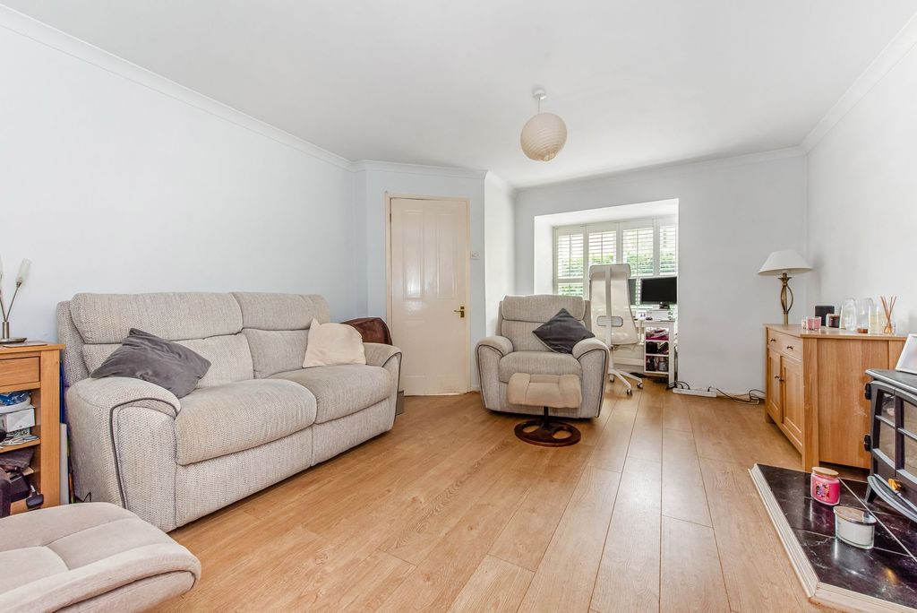 Property photo 2 of 21